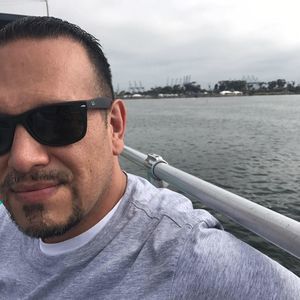 Meet your Posher, Efrain